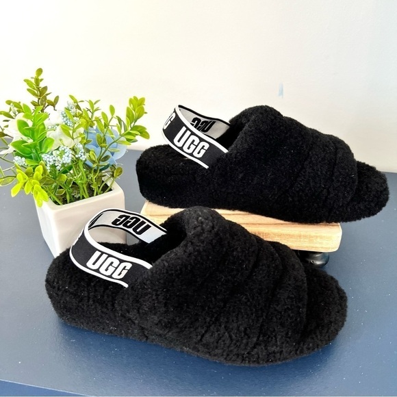 Ugg Fluff Yeah Fuzz Black Slide Open Toe Soft Shoe Slides Sandals Size 8 - Picture 1 of 16